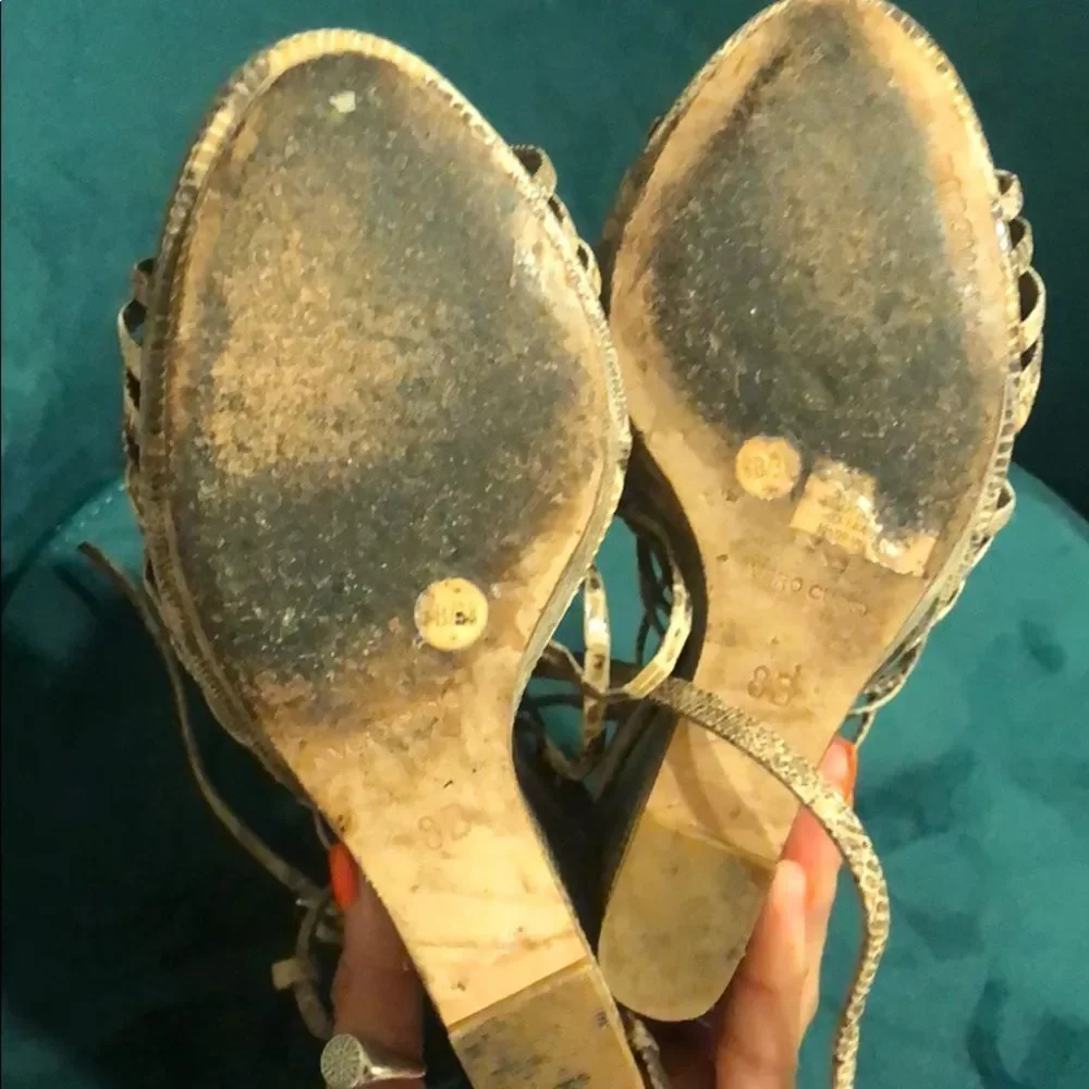 BCBG Snake Skin Heel Ties ya Ankle Size 8 Like New